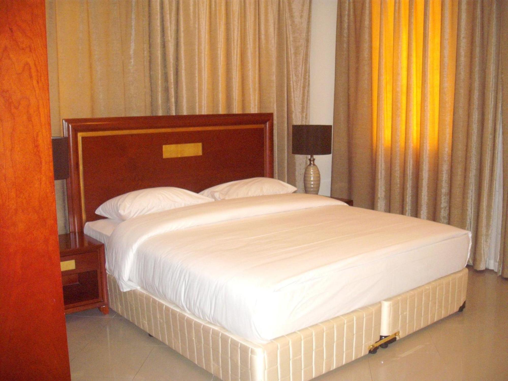 Abu Dhabi Plaza Hotel Apartments Luaran gambar