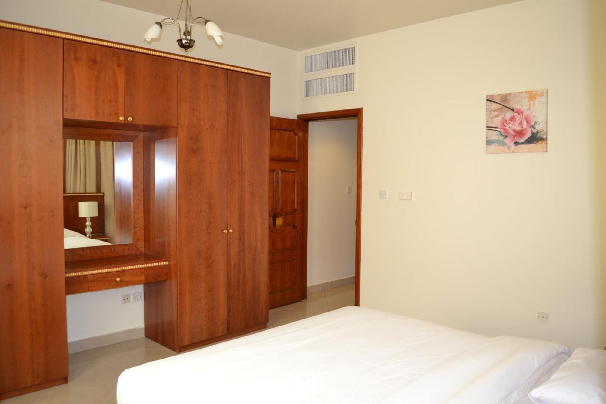 Abu Dhabi Plaza Hotel Apartments Luaran gambar