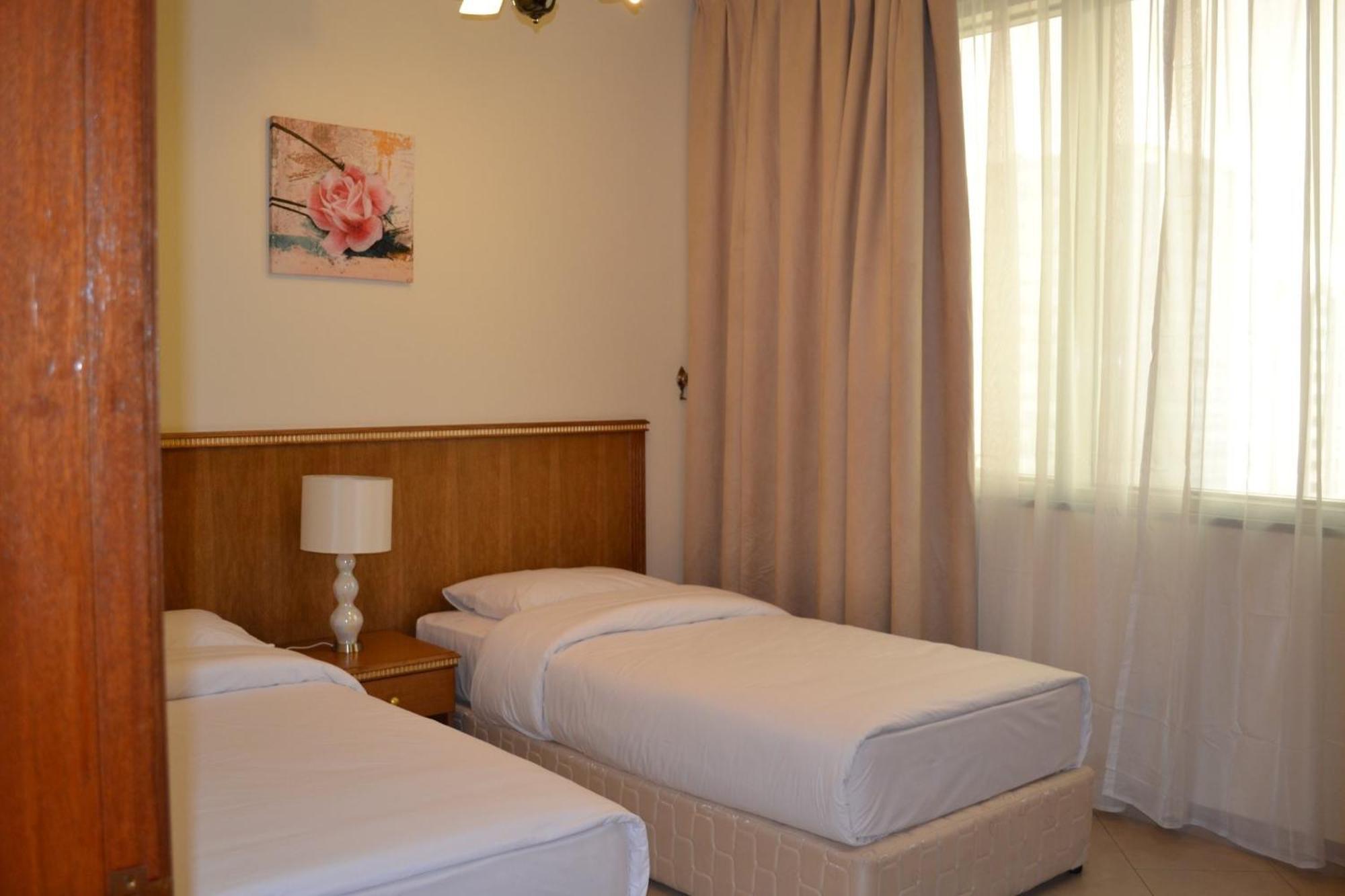 Abu Dhabi Plaza Hotel Apartments Luaran gambar