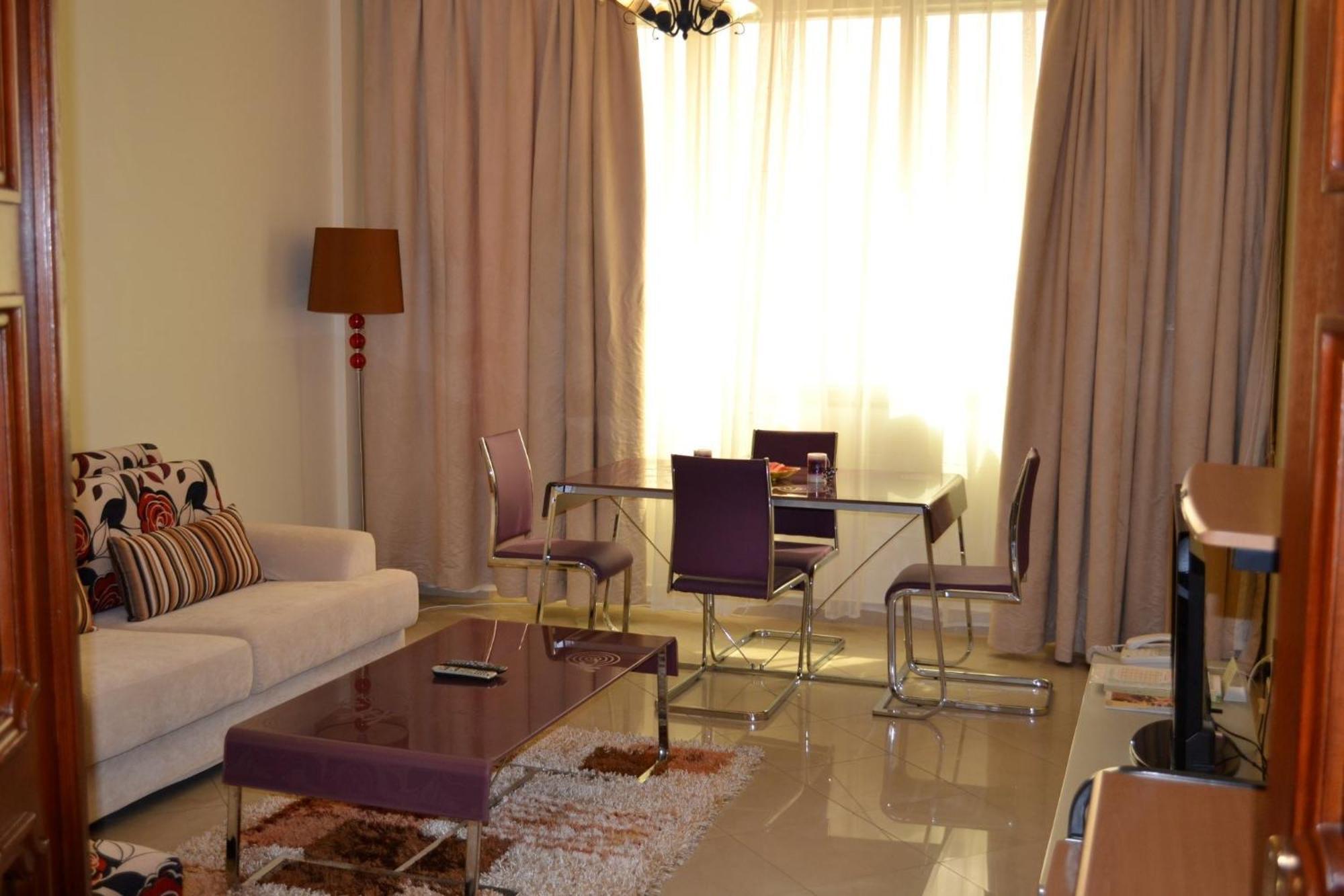 Abu Dhabi Plaza Hotel Apartments Luaran gambar