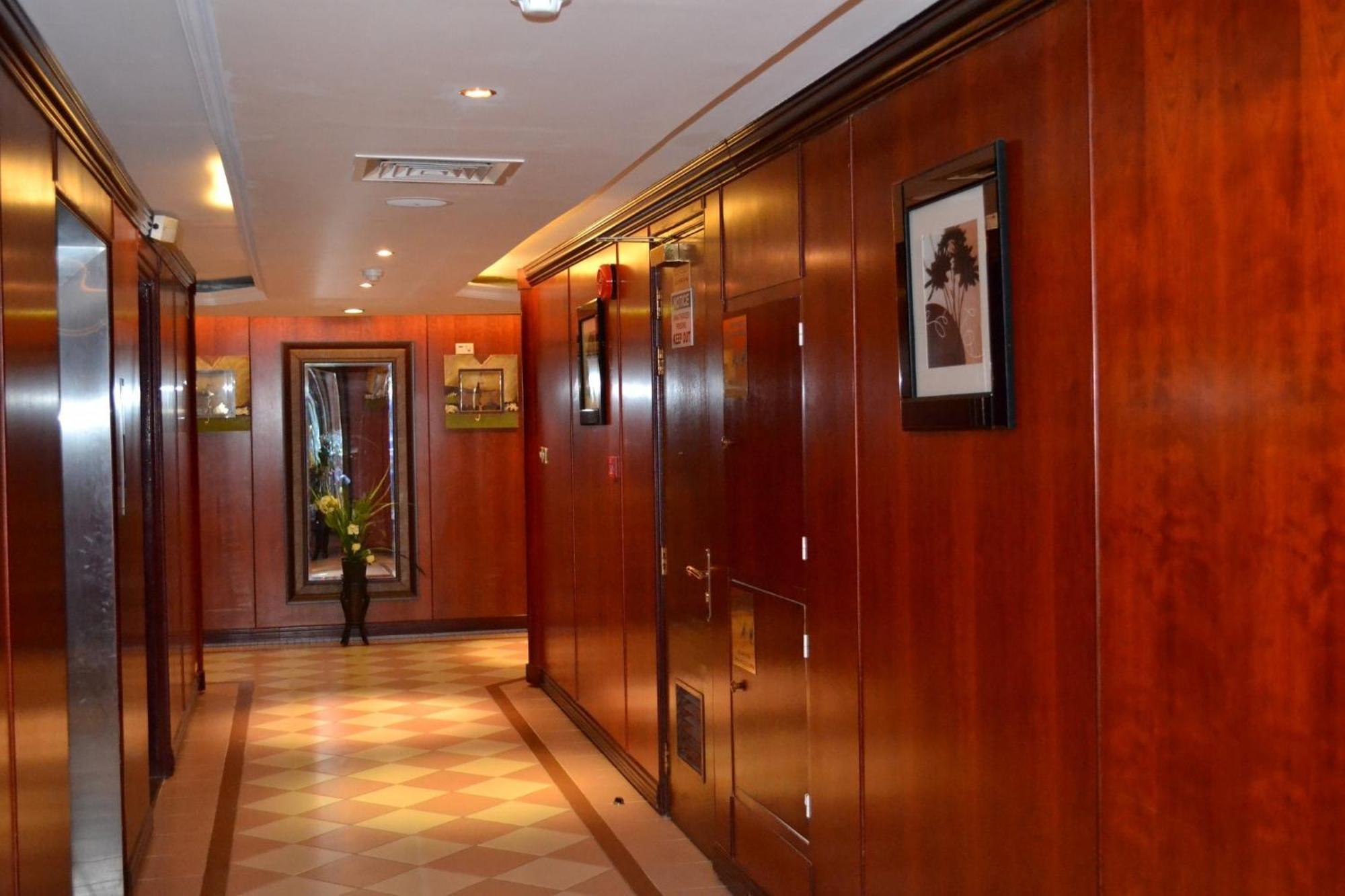 Abu Dhabi Plaza Hotel Apartments Luaran gambar