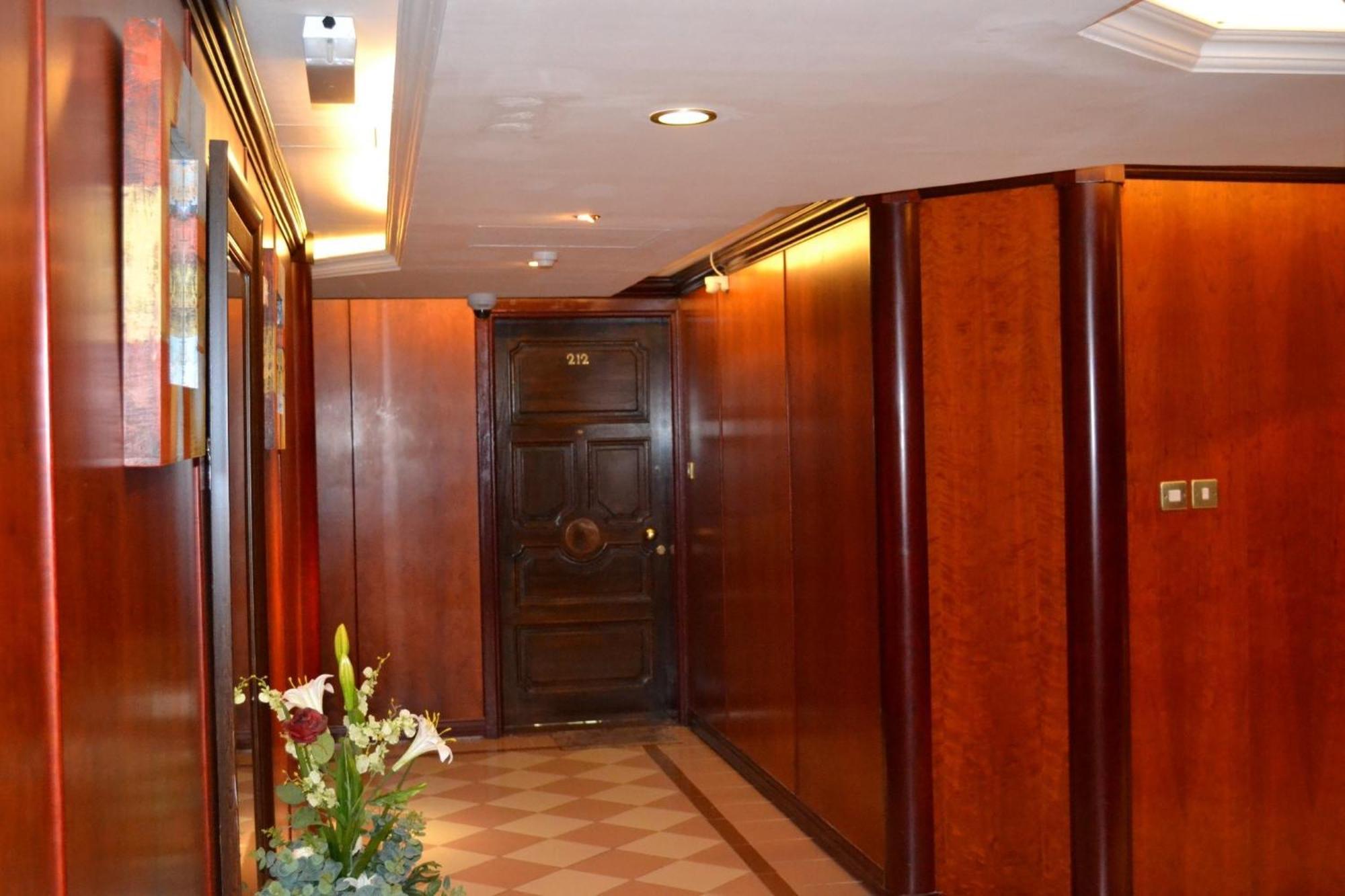 Abu Dhabi Plaza Hotel Apartments Luaran gambar