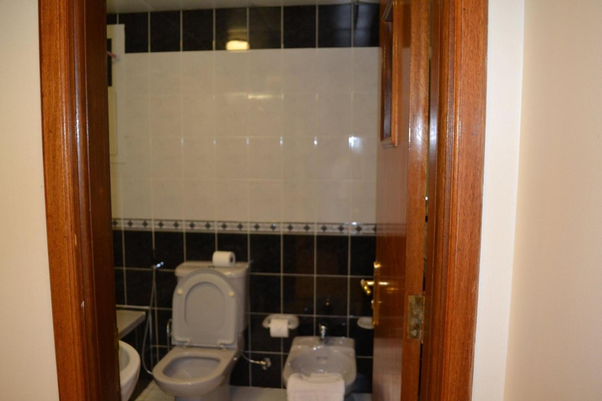 Abu Dhabi Plaza Hotel Apartments Luaran gambar
