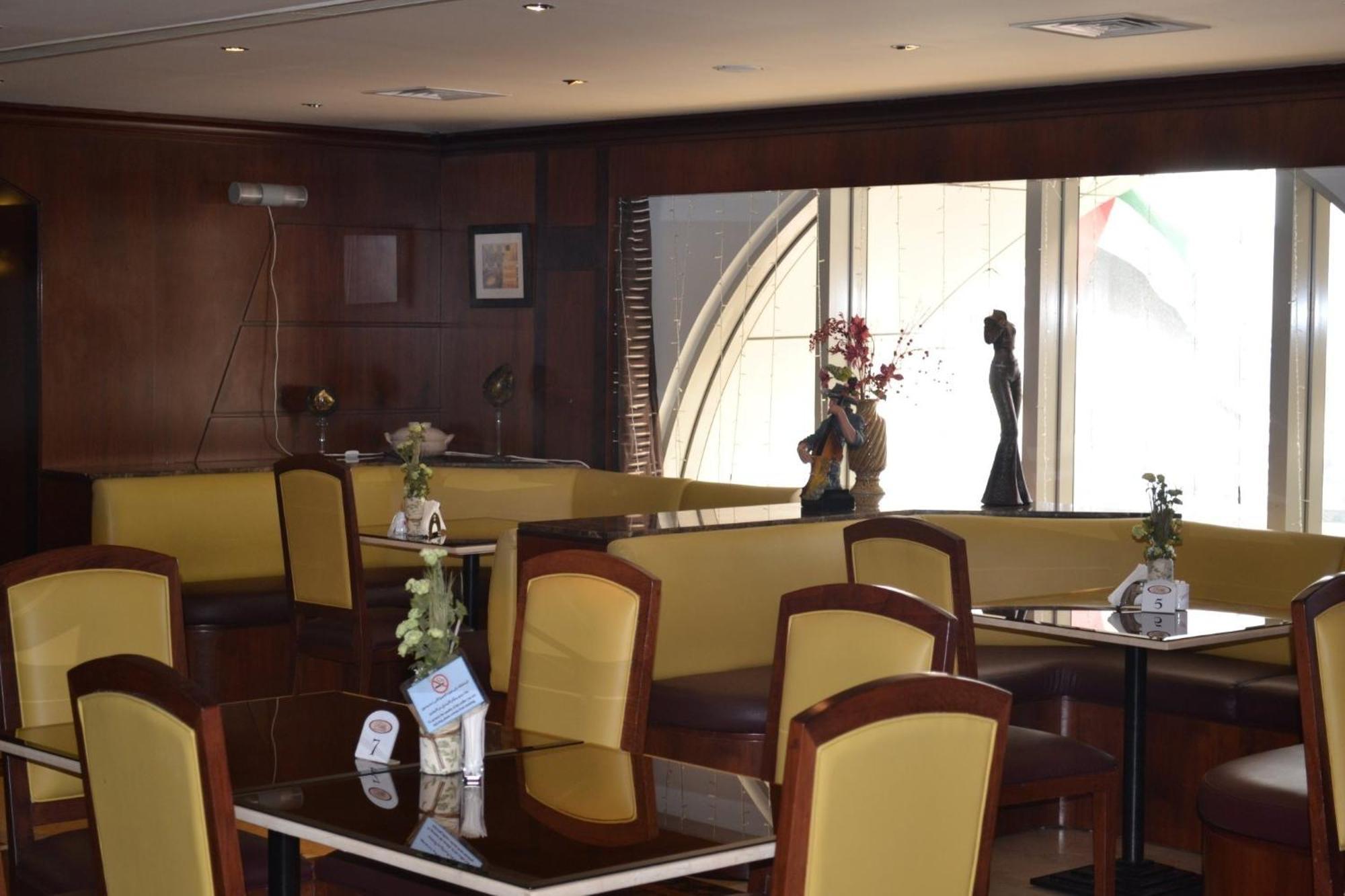 Abu Dhabi Plaza Hotel Apartments Luaran gambar
