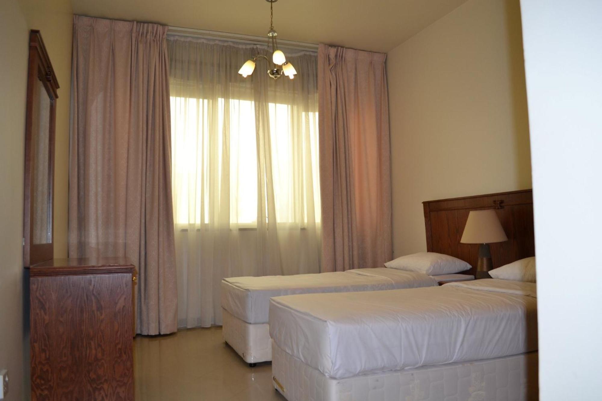 Abu Dhabi Plaza Hotel Apartments Luaran gambar