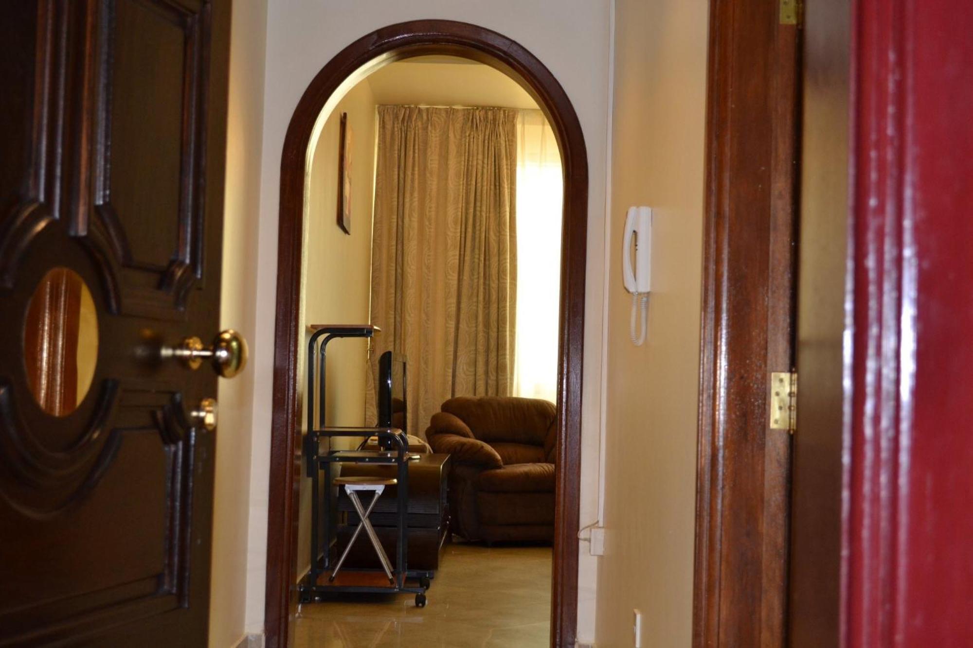 Abu Dhabi Plaza Hotel Apartments Luaran gambar