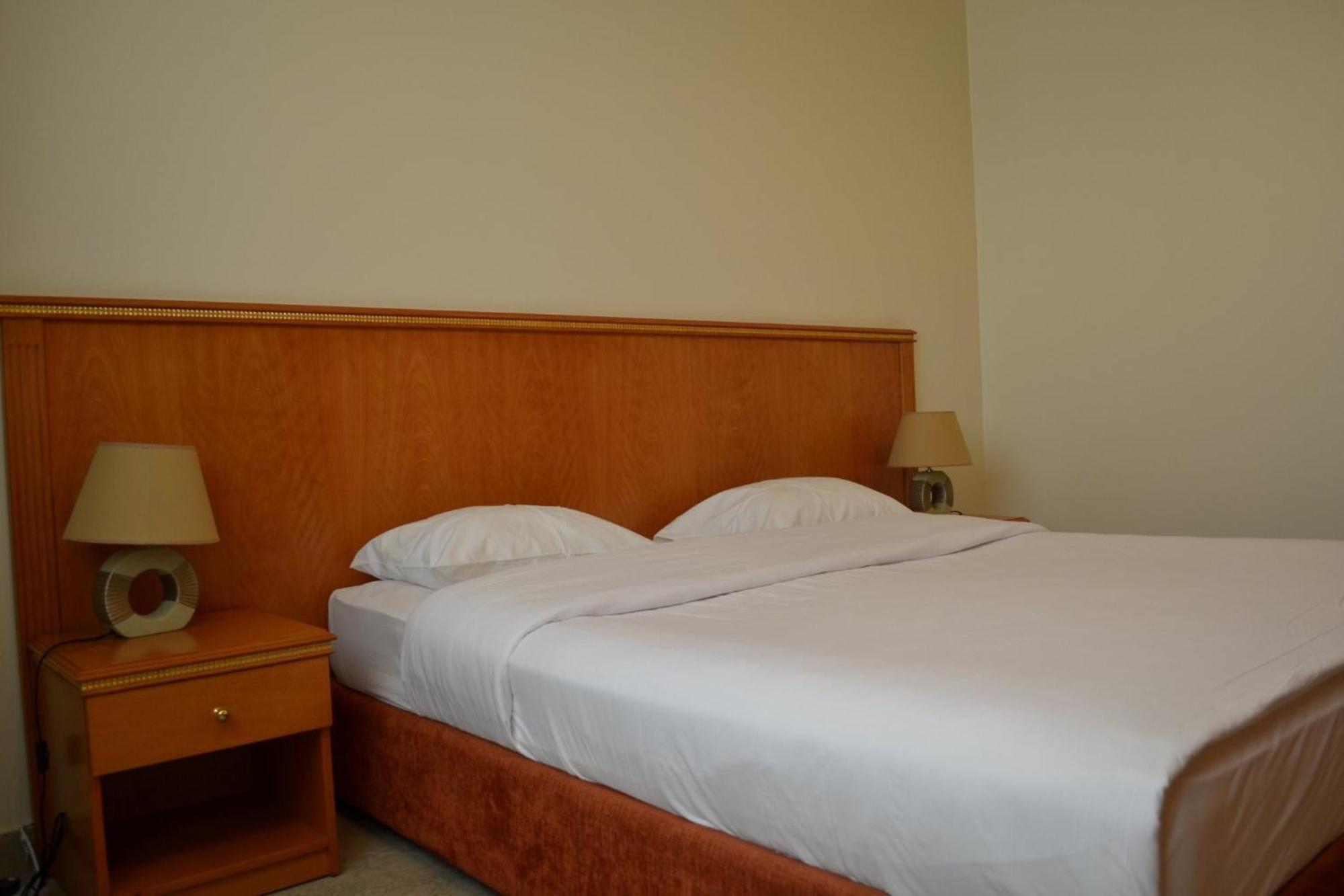 Abu Dhabi Plaza Hotel Apartments Luaran gambar