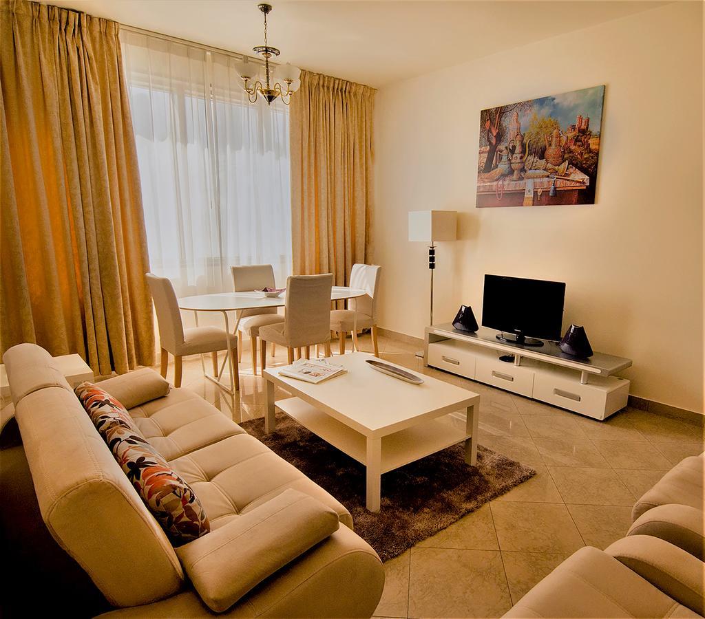 Abu Dhabi Plaza Hotel Apartments Luaran gambar
